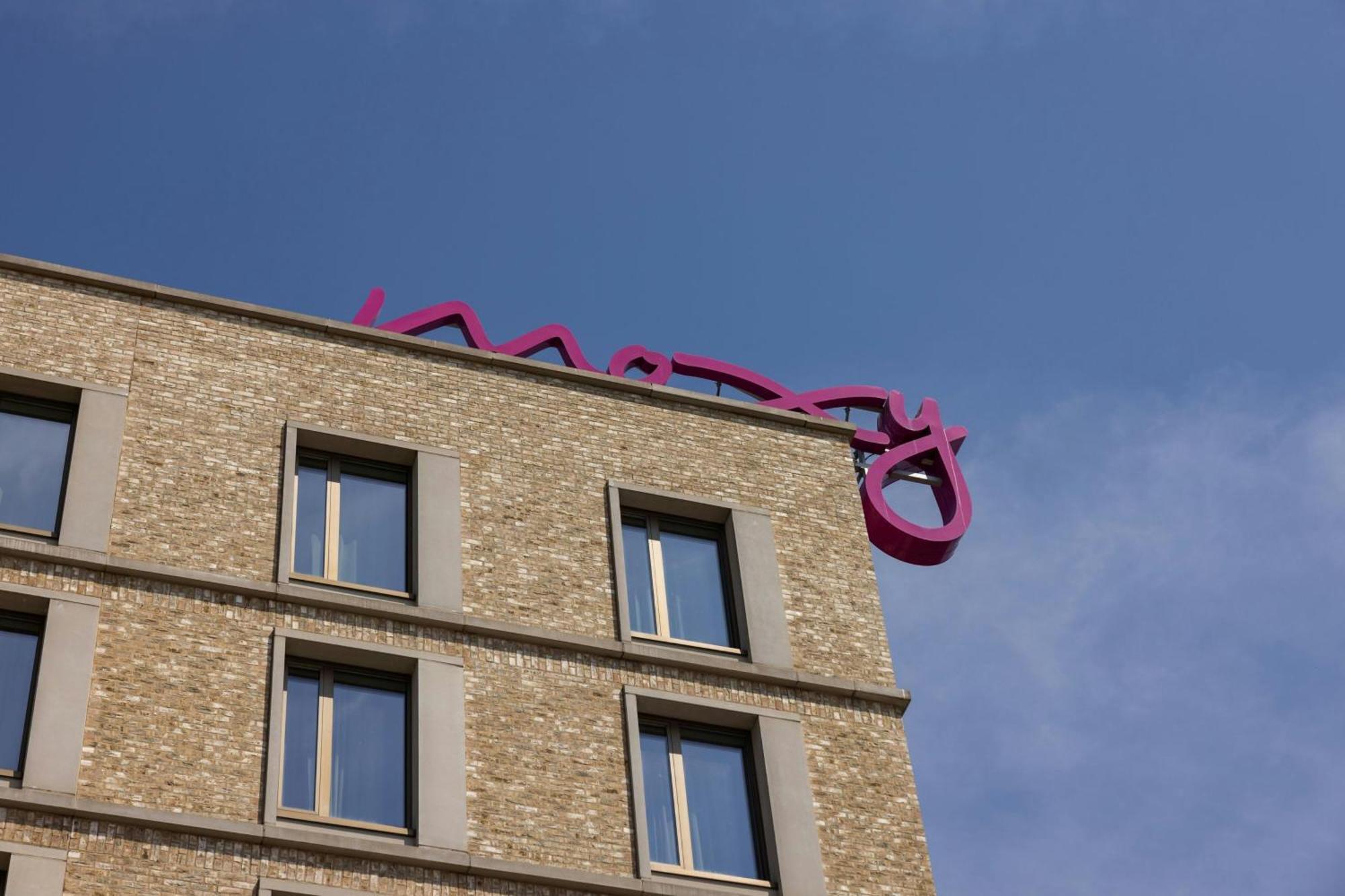 Moxy Excel Hotel London